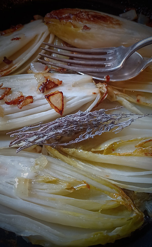 Endives Braisées au Thym : Un Plat Réconfortant et Savoureux