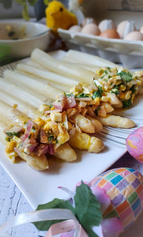 Asperges blanches mimosa : la recette printanière à savourer ! 