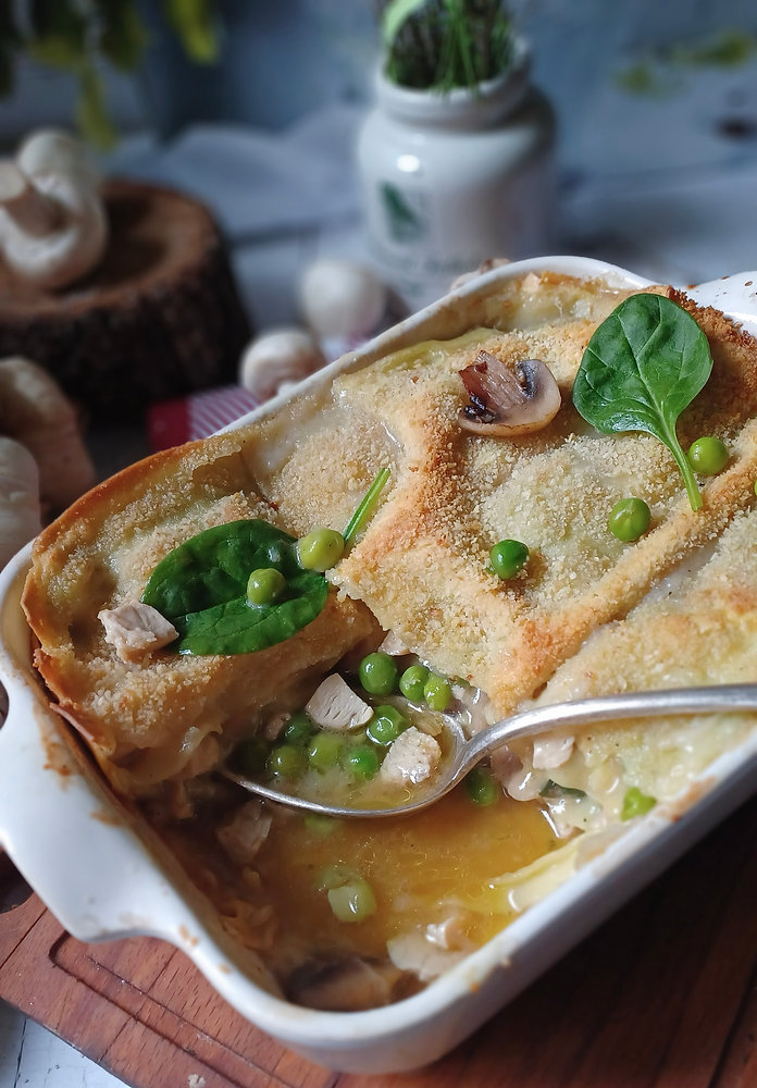 Lasagnes légères au poulet, épinards, petits pois et champignons sans lactose