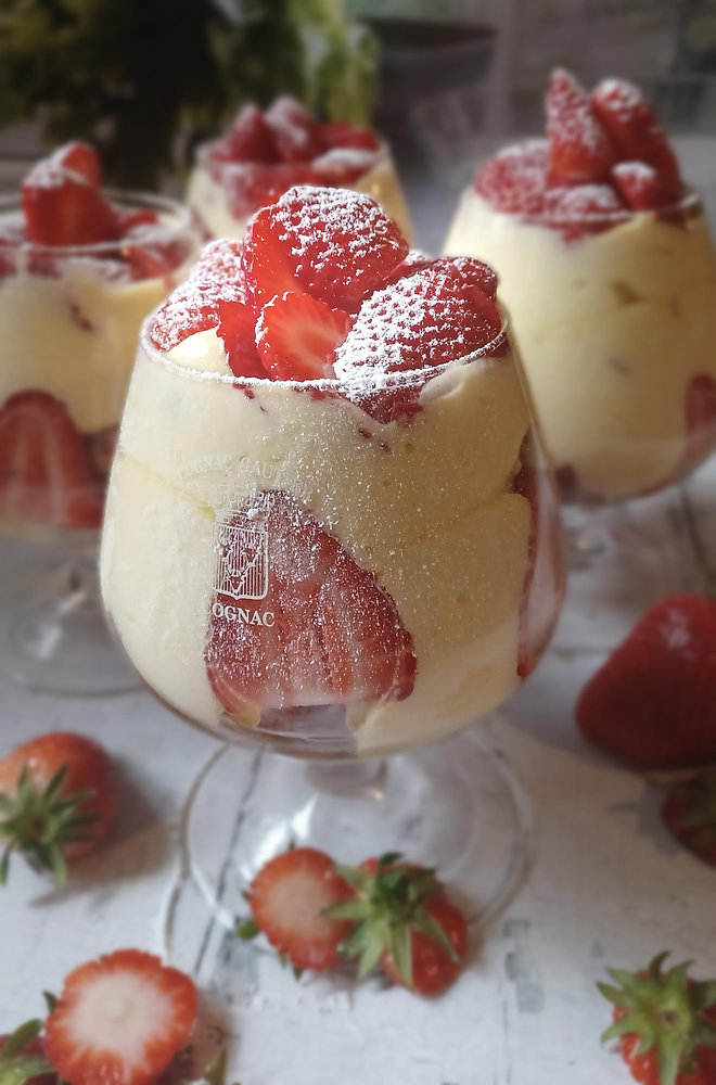Tiramisu aux Fraises Cléry et Biscuits Roses de Reims 