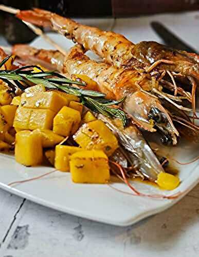 Gambas grillées à la plancha, marinées aux épices et mangue fraîche 