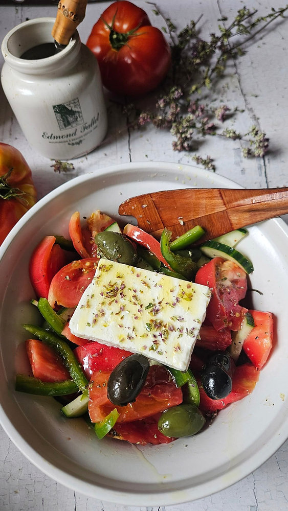 Horiatiki salata : l'incontournable salade grecque