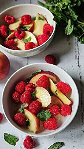 ✨ Soupe glacée aux nectarines, framboises et menthe du jardin – l'élégance fruitée de l'été 