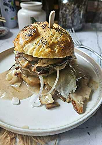 Burger Gourmet aux Cèpes & Pain Maison : L’élégance dans un bun ! 