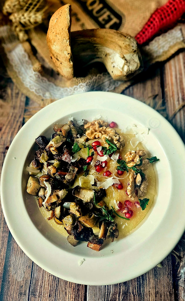 Polenta crémeuse au bouillon de légumes, cèpes poêlés et grenade fraîche