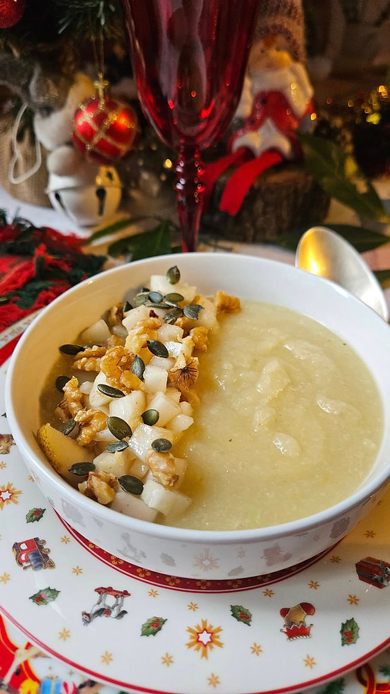 Velouté de céleri rave aux poires et éclats de noix : une entrée festive et économique pour Noël