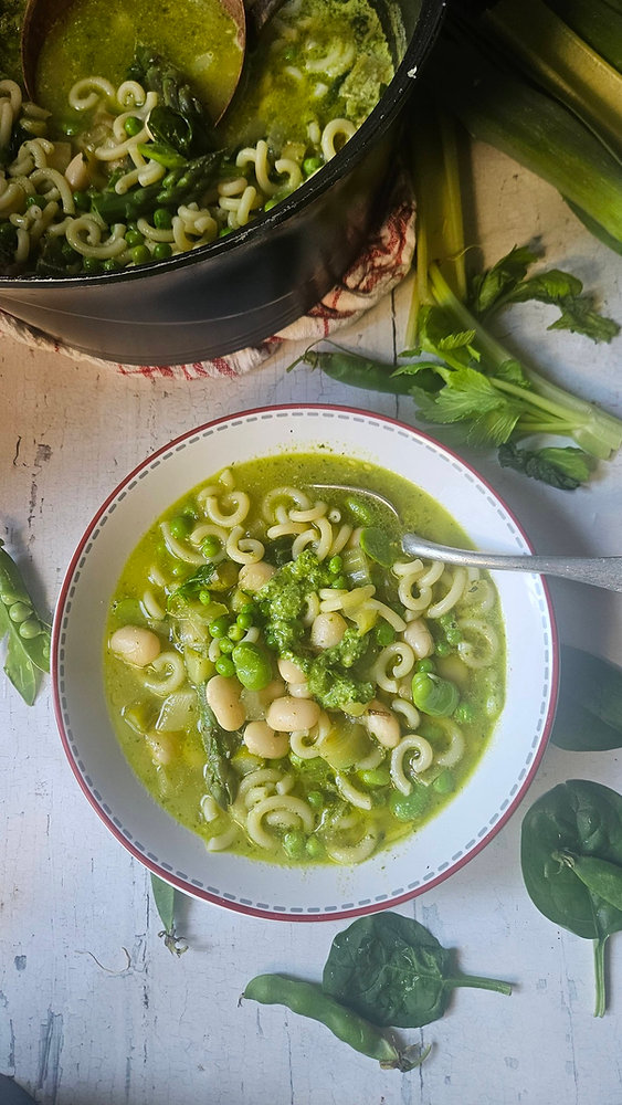  Minestrone vert de printemps au pesto d’ail des ours