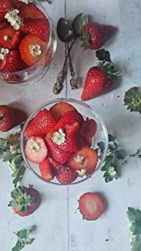  Salade de fraises au sirop léger d’aubépine
