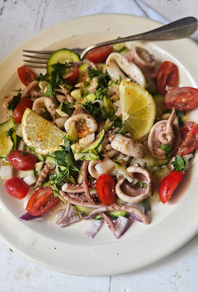  Salade tiède d’encornets rouges