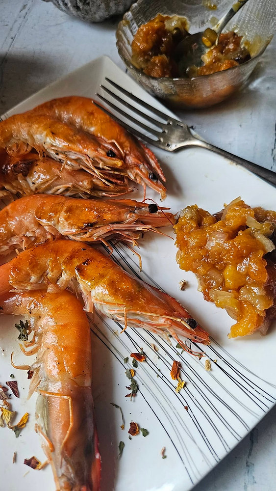 Gambas grillées & chutney de melon au piment d’Espelette