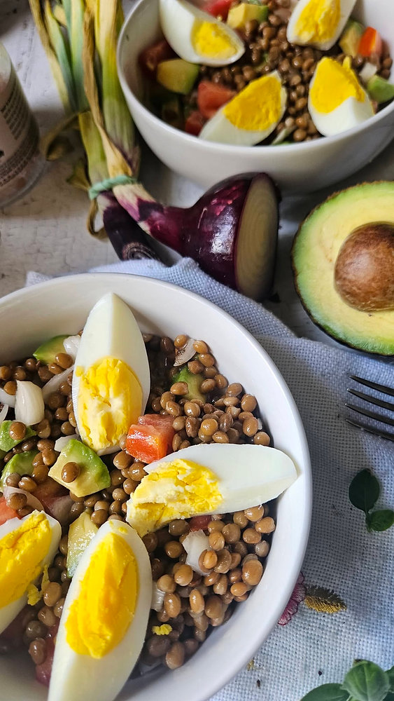  Salade composée aux lentilles, avocat & œufs durs