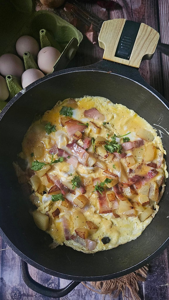 Omelette paysanne à la ventrêche et pommes de terre