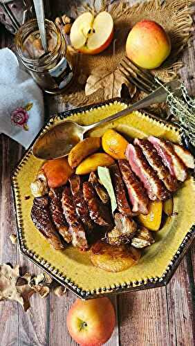 Magret de canard aux pommes du verger & sauce réduite au miel de nigelle