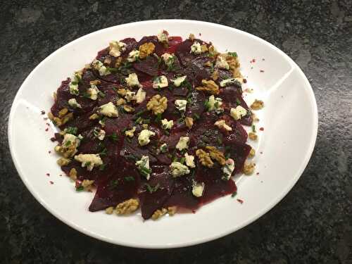 Carpaccio de betteraves rouges au roquefort - Cuisiner à ma façon