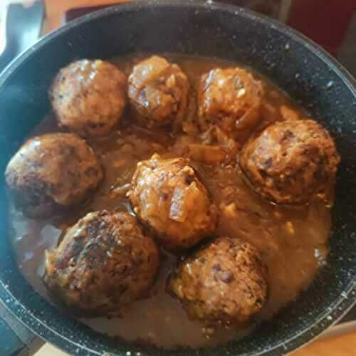 BOULETTES VÉGÉTALES EN SAUCE