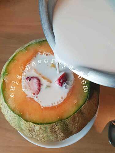 Méli mélo de fruits aux lait dans un melon