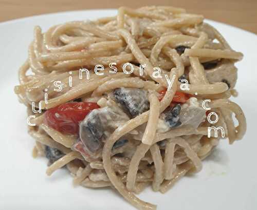 Pâtes au poulet, champignons à la sauce crème de tartare