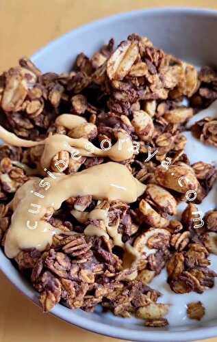 Muesli à la poêle aux cacahuètes et chocolat