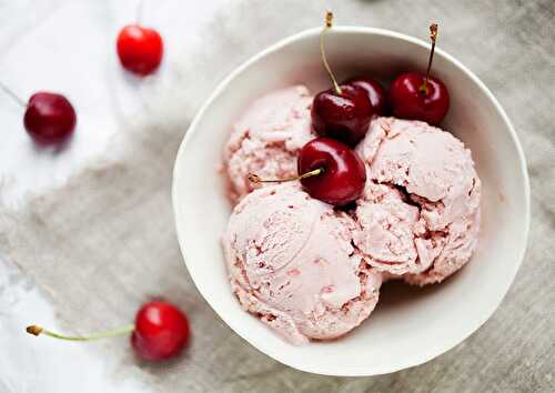 Crème Glacée aux Cerises