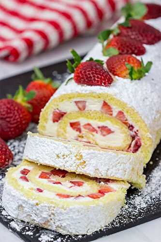 Gâteau roulé aux fraises