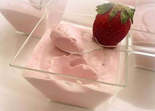 Mousse au chocolat blanc et fraises