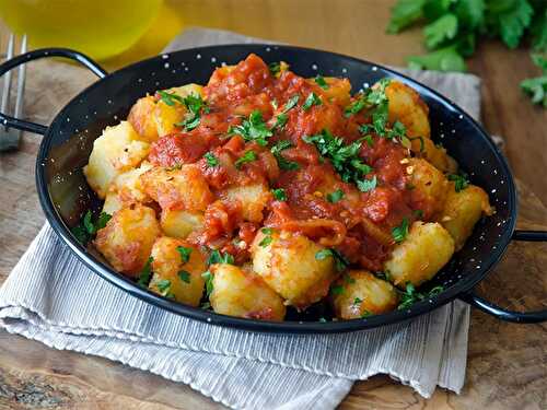 Patatas Bravas   - Tapas Esapgnoles -