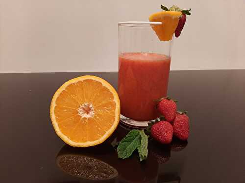 Smoothie au fraise menthe et orange