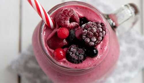 Smoothie aux fruits rouges