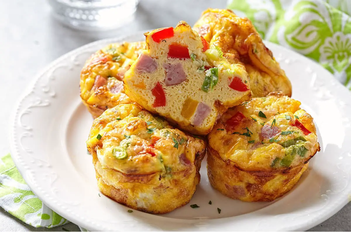 Muffins aux Légumes et Œufs au Thermomix - Touches de Fromage de Chèvre et Fines Herbes