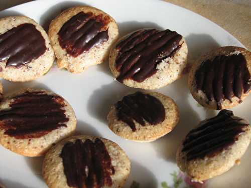 Bouchées à la noisette, amandes et chocolat