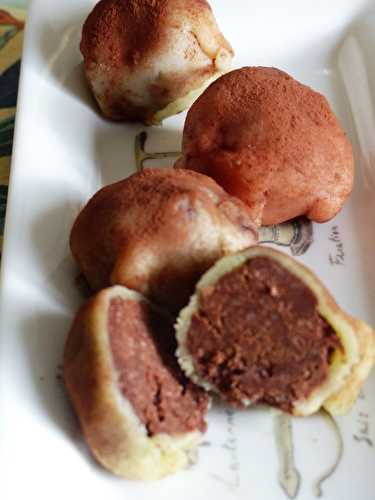 Bouchées au chocolat et biscuits roses