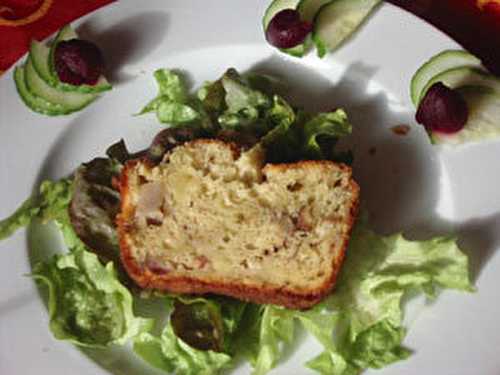 Cake au roquefort et noisettes