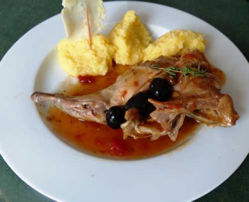 Lapin aux olives et sa polenta