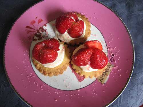 Mini tartelettes sablées aux fraises