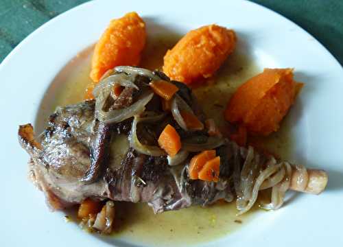 Souris d’agneau confites au vin rouge