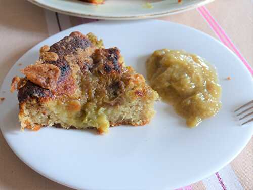 Gâteau moelleux à la rhubarbe et badiane