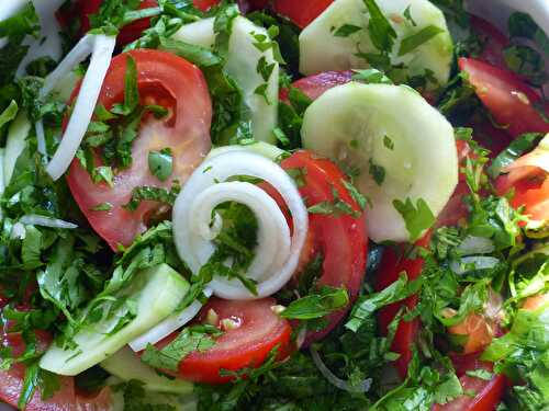 Salade d’été aux herbes