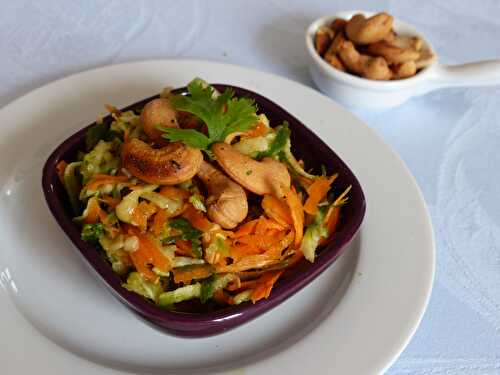 Salade concombre carottes et noix de cajou