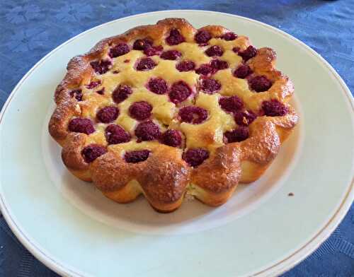 Gâteau moelleux aux framboises, amandes et ricotta