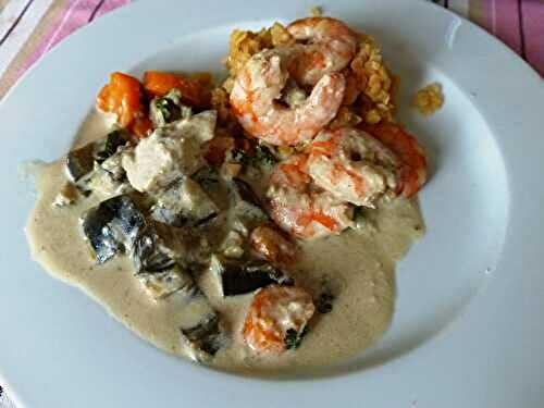 Crevettes aux aubergines, carottes et curry vert