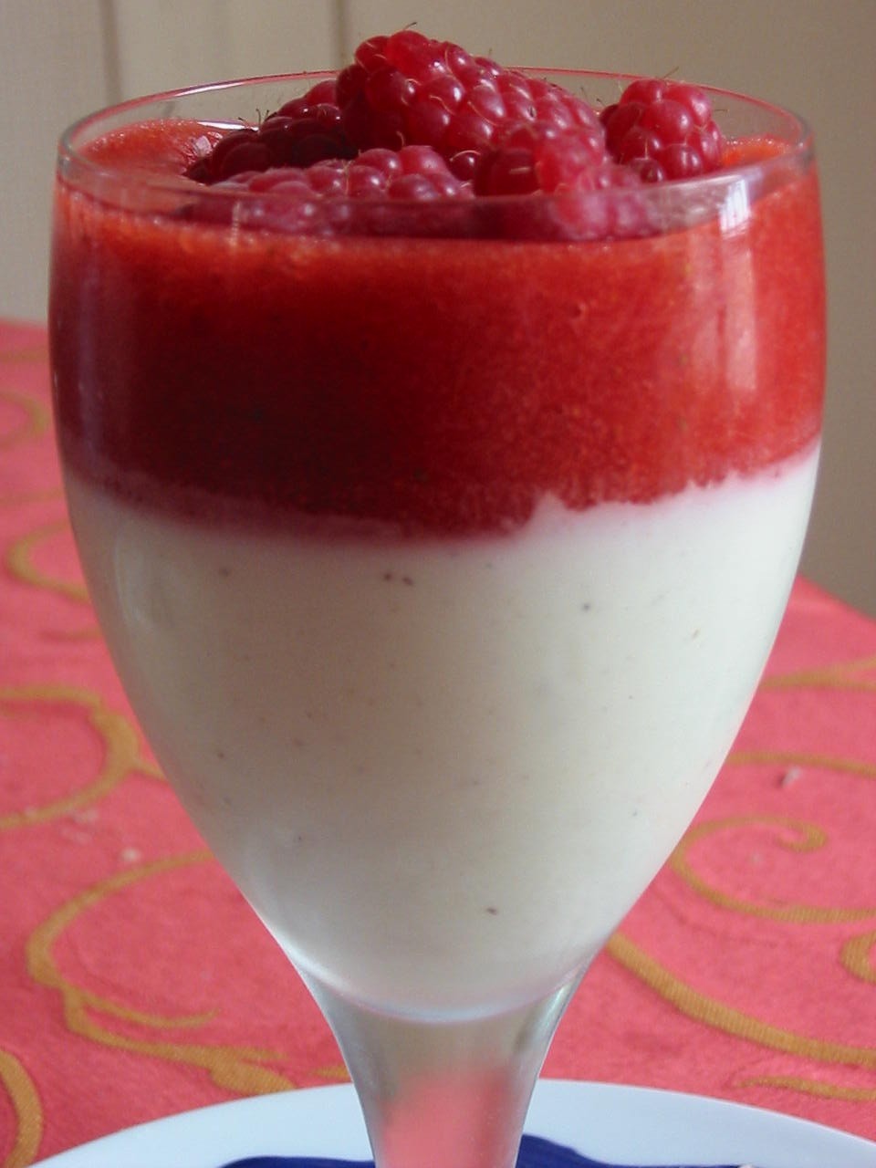 Panna cotta aux fraises et framboises