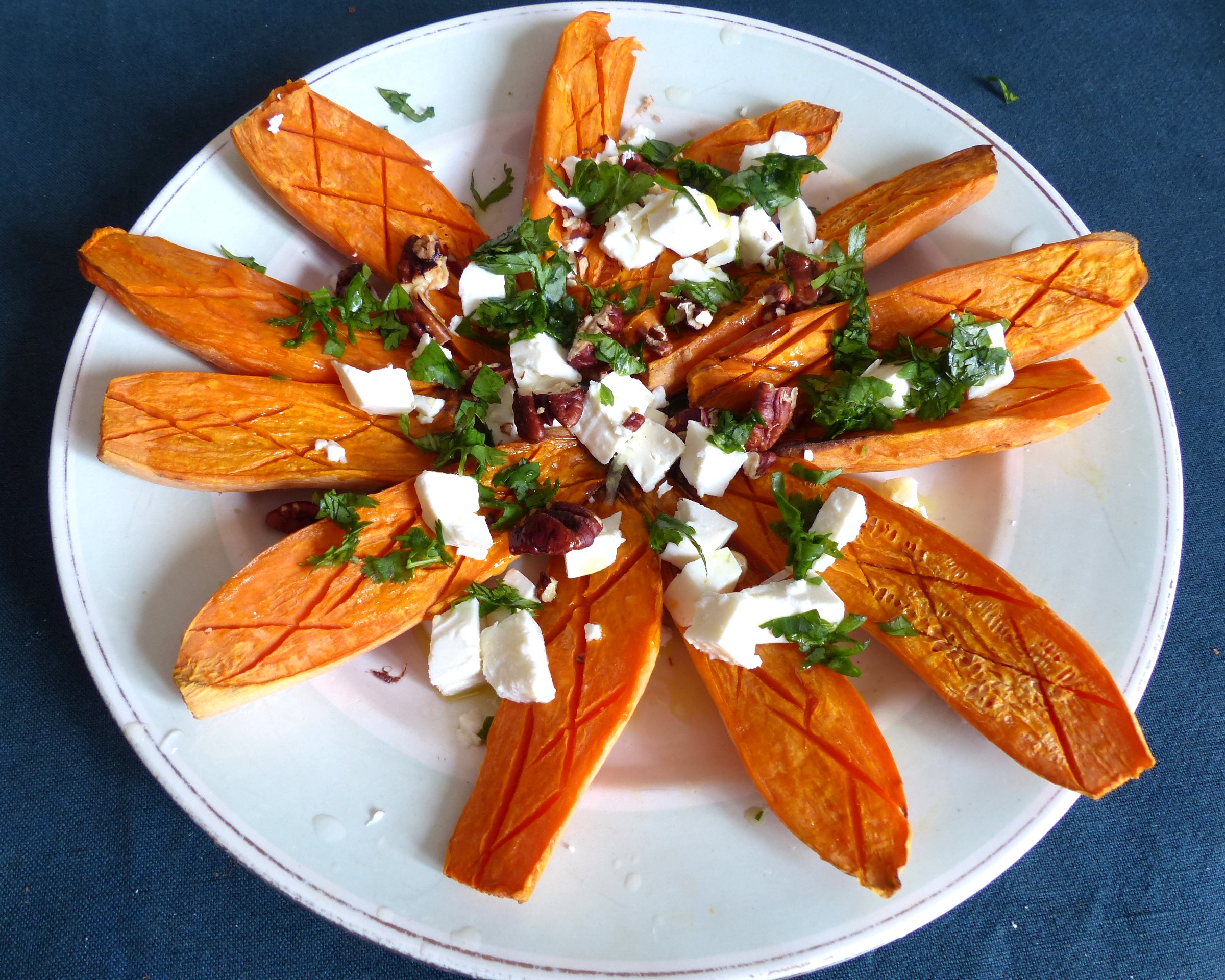 Patate douce rôtie en salade à la féta