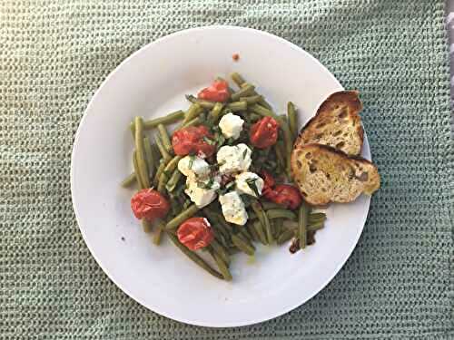 Salade de haricots verts, tomates cerises et fêta