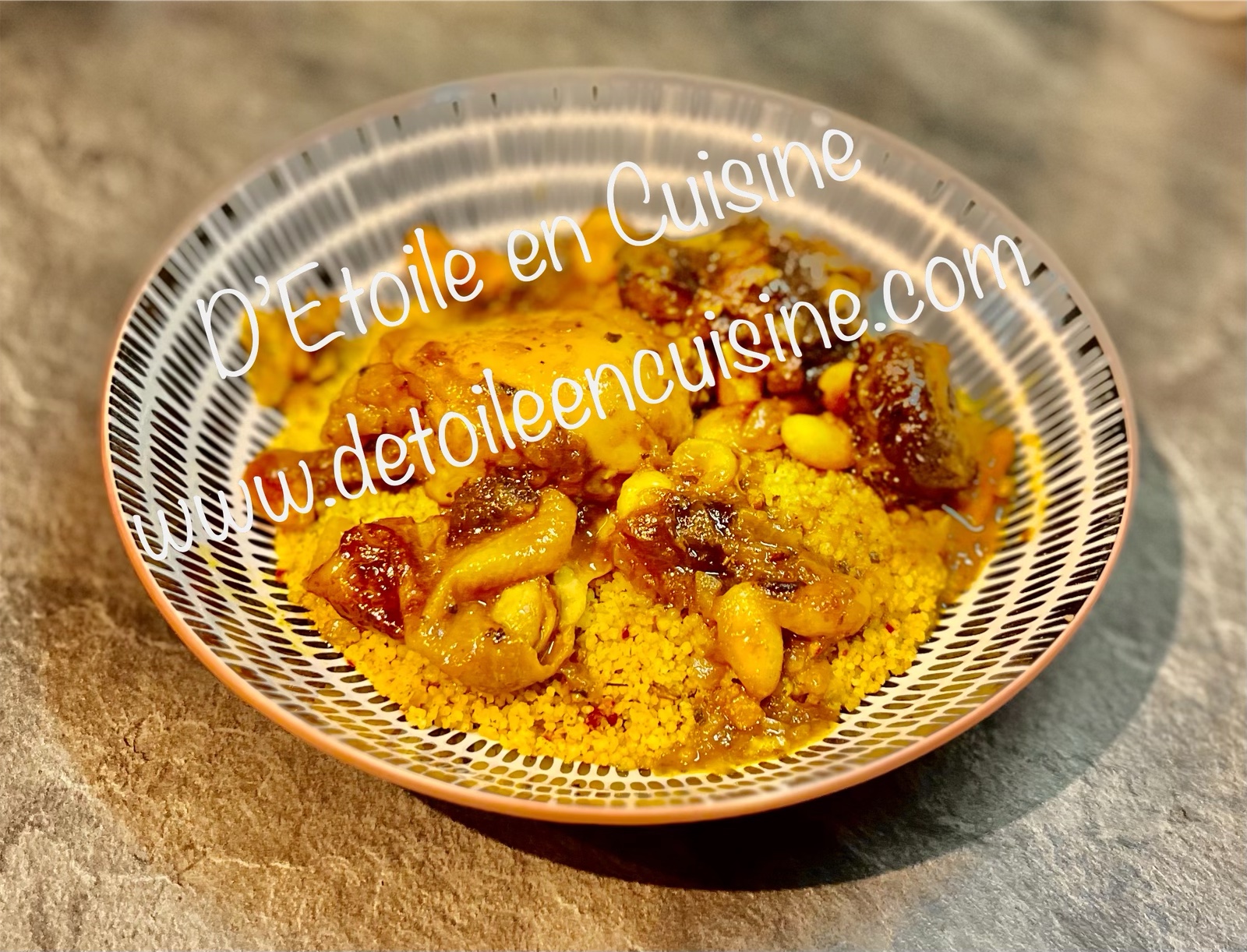 Tajine de poulet aux pruneaux et amandes