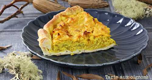 Quiche végétalienne aux oignons et au curcuma