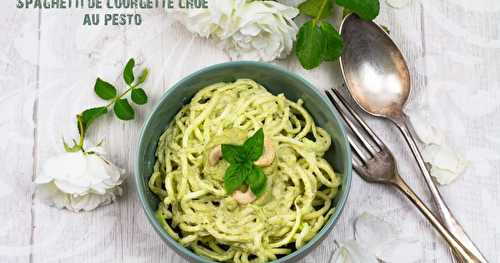 Spaghetti de courgette crue au pesto