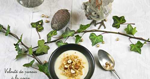 Velouté de panais à la poire et son granola salé