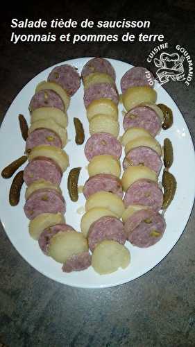 Salade tiède de saucisson lyonnais et pommes de terre (cookéo)