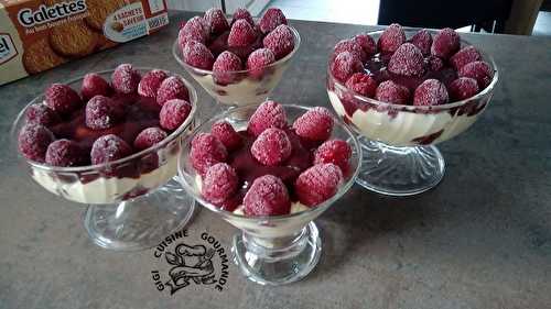 Tiramisu aux framboises du jardin