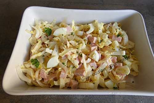 Salade d'endives, cervelas et oeufs durs mayo